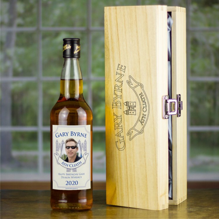(image for) Dublin GAA Whiskey & Engraved Wooden Box Gift Set - Click Image to Close