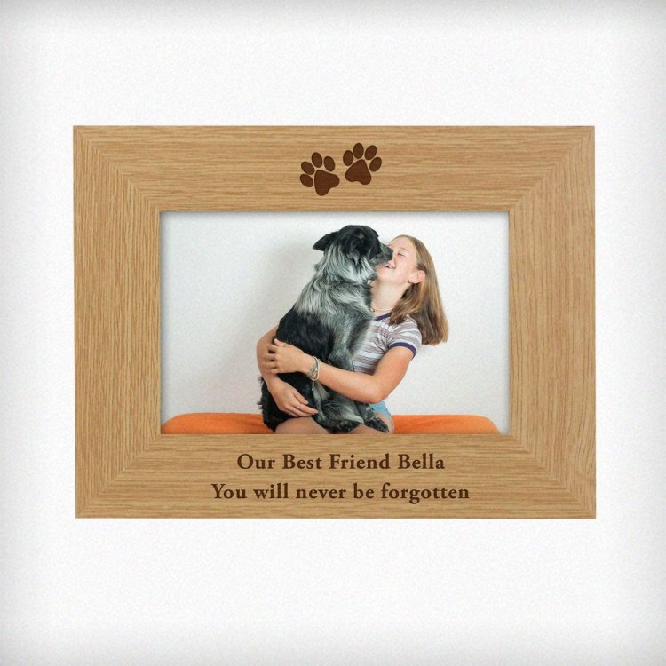Modal Additional Images for Personalised Oak Finish 4x6 Paw Prints Photo Frame