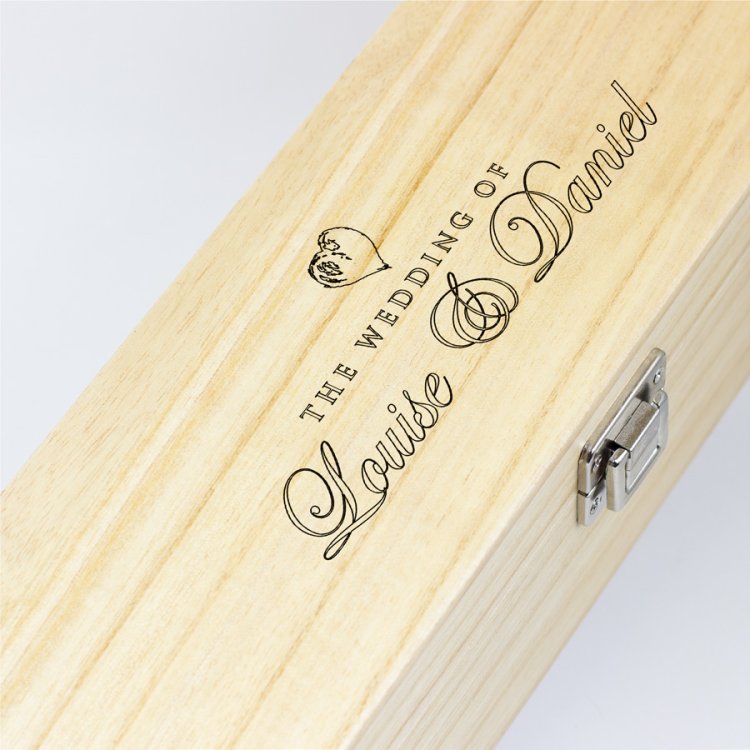 (image for) Gold Heart Personalised Wedding Champagne & Engraved Wooden Box - Click Image to Close