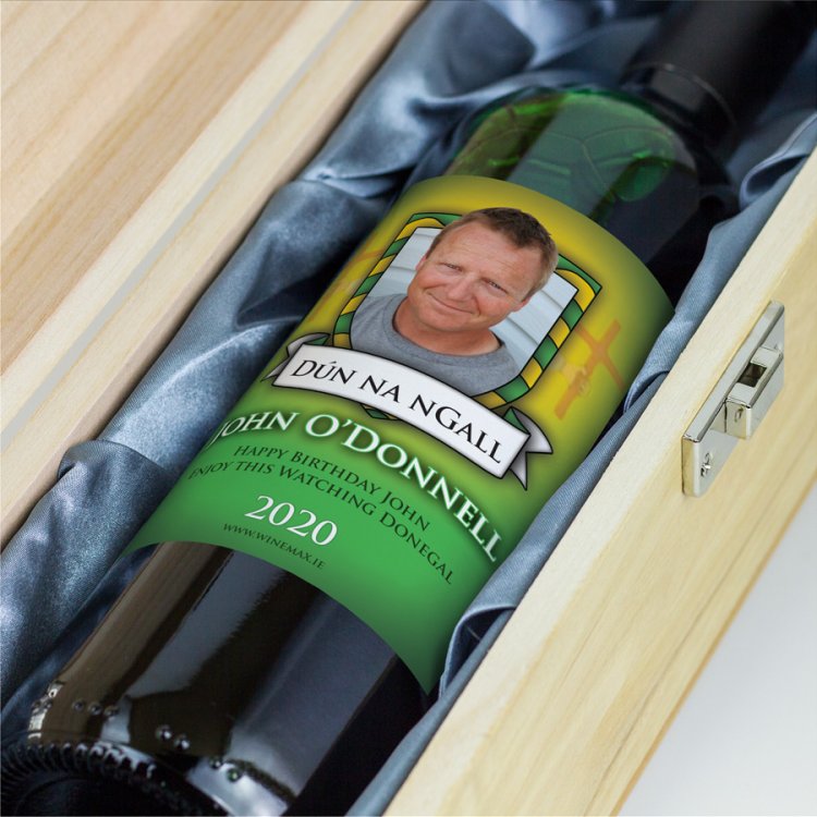 Modal Additional Images for Donegal GAA Fan Birthday Present Personalised Wine Gifts