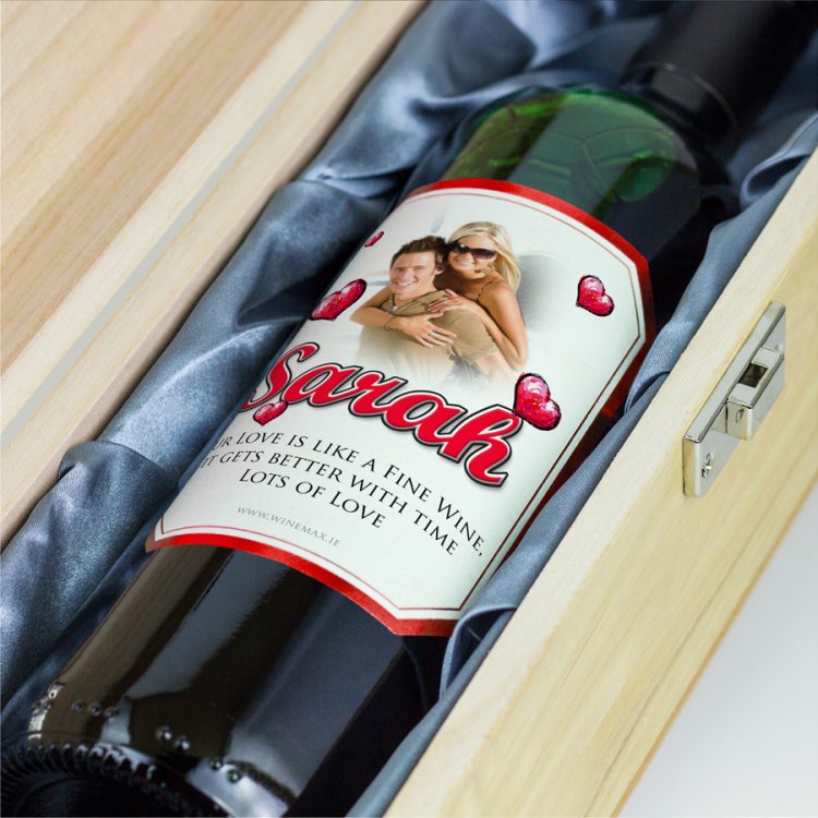 (image for) Valentines Red Heart Personalised Wine Gift - Click Image to Close