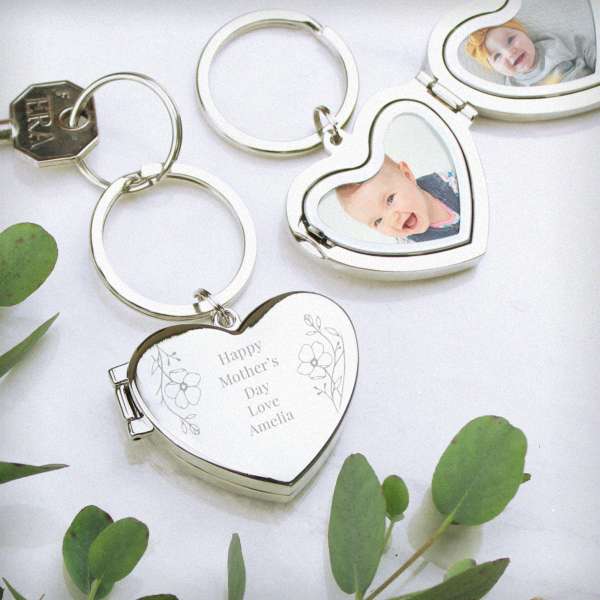 (image for) Personalised Floral Heart Photo Frame Keyring - Click Image to Close