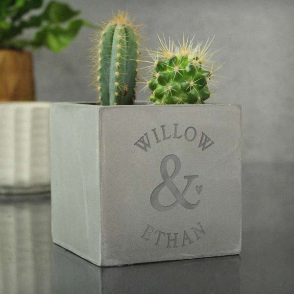 (image for) Personalised Ampersand Couples Concrete Plant Pot - Click Image to Close
