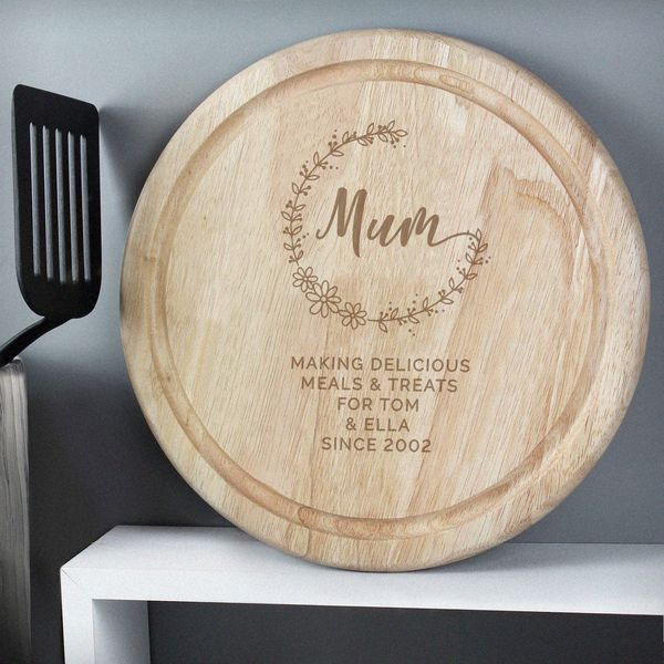 (image for) Personalised Mum Round Wooden Chopping Heart - Click Image to Close
