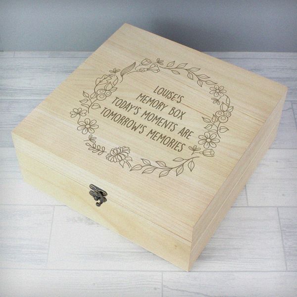 (image for) Personalised Floral Wreath Large Wooden Keepsake Box - Click Image to Close